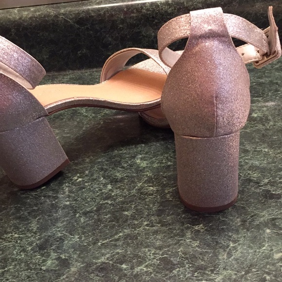 Heels - Picture 3 of 3